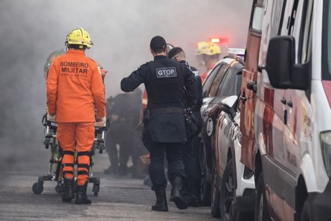 Homem é levado à delegacia após incendiar a própria casa em Ceilândia