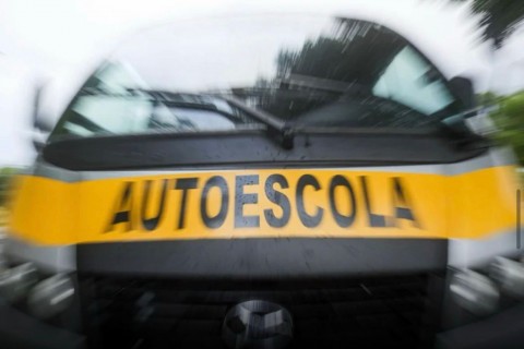 Autoescola na Asa Norte fecha portas sem aviso e deixa cerca de 60 alunos no prejuízo