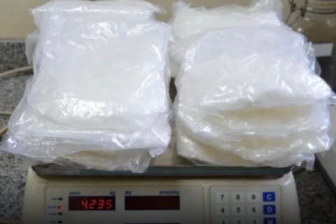 Mexicana é pr3s4 no Aeroporto de Brasília com mais de 4 kg de m3t4nf3t4m1n4