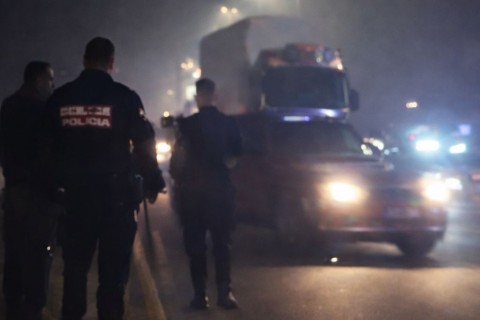 Moradores protestam e bloqueiam Via Estrutural por falta de energia na Colônia Agrícola 26 de Setembro