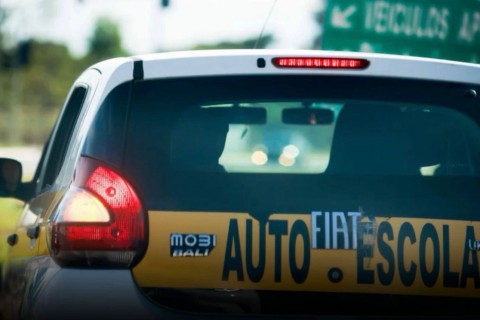 Falta de repasse do Detran-DF suspende aulas do programa CNH Social e afeta alunos