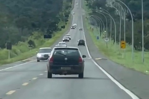Motorista é flagrado em condução perigosa em rodovia de Sobradinho